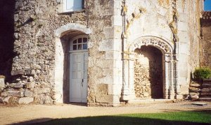 Les deux portes de l'entre principale